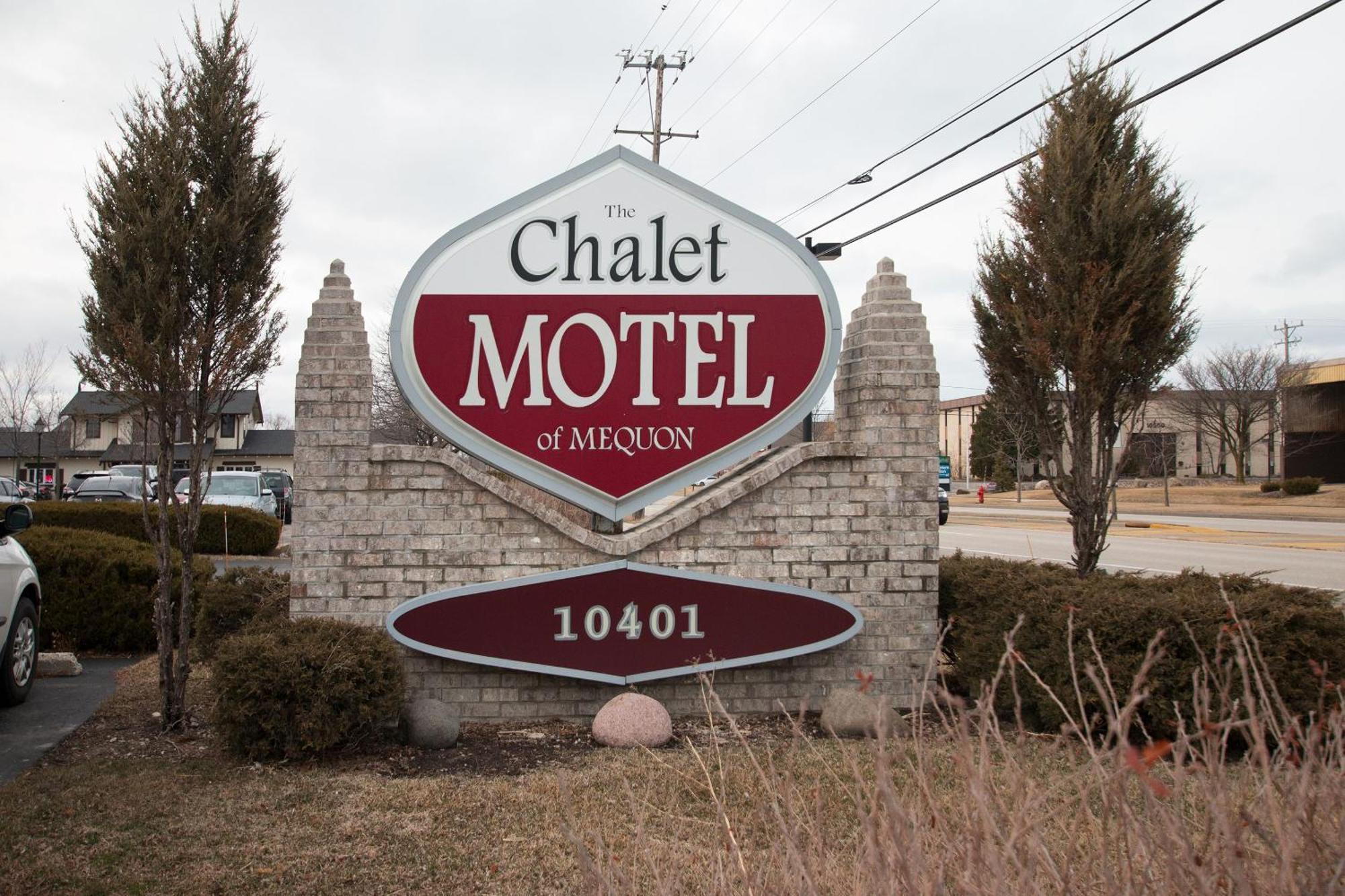 The Chalet Motel Mequon ภายนอก รูปภาพ