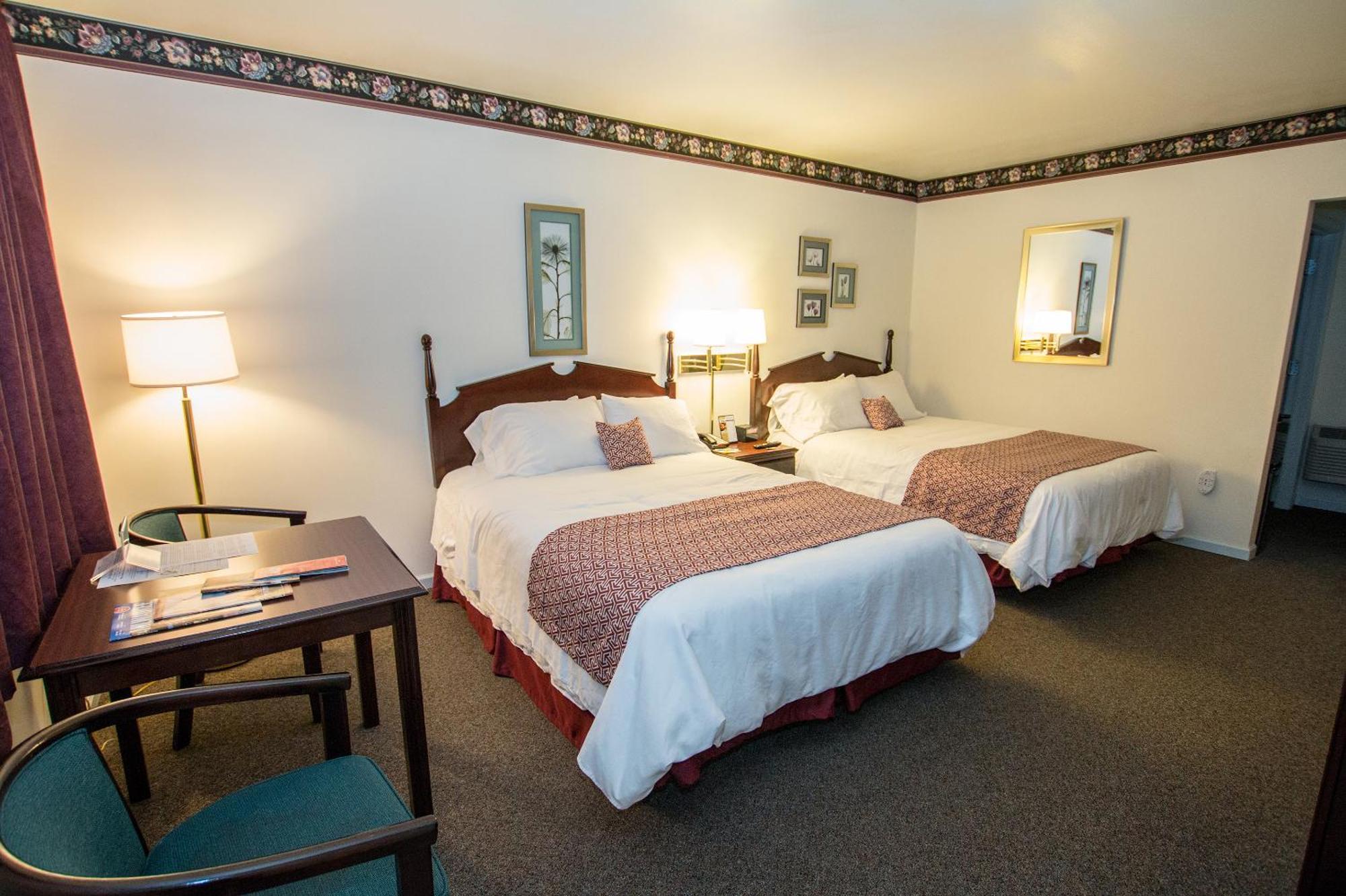The Chalet Motel Mequon ภายนอก รูปภาพ