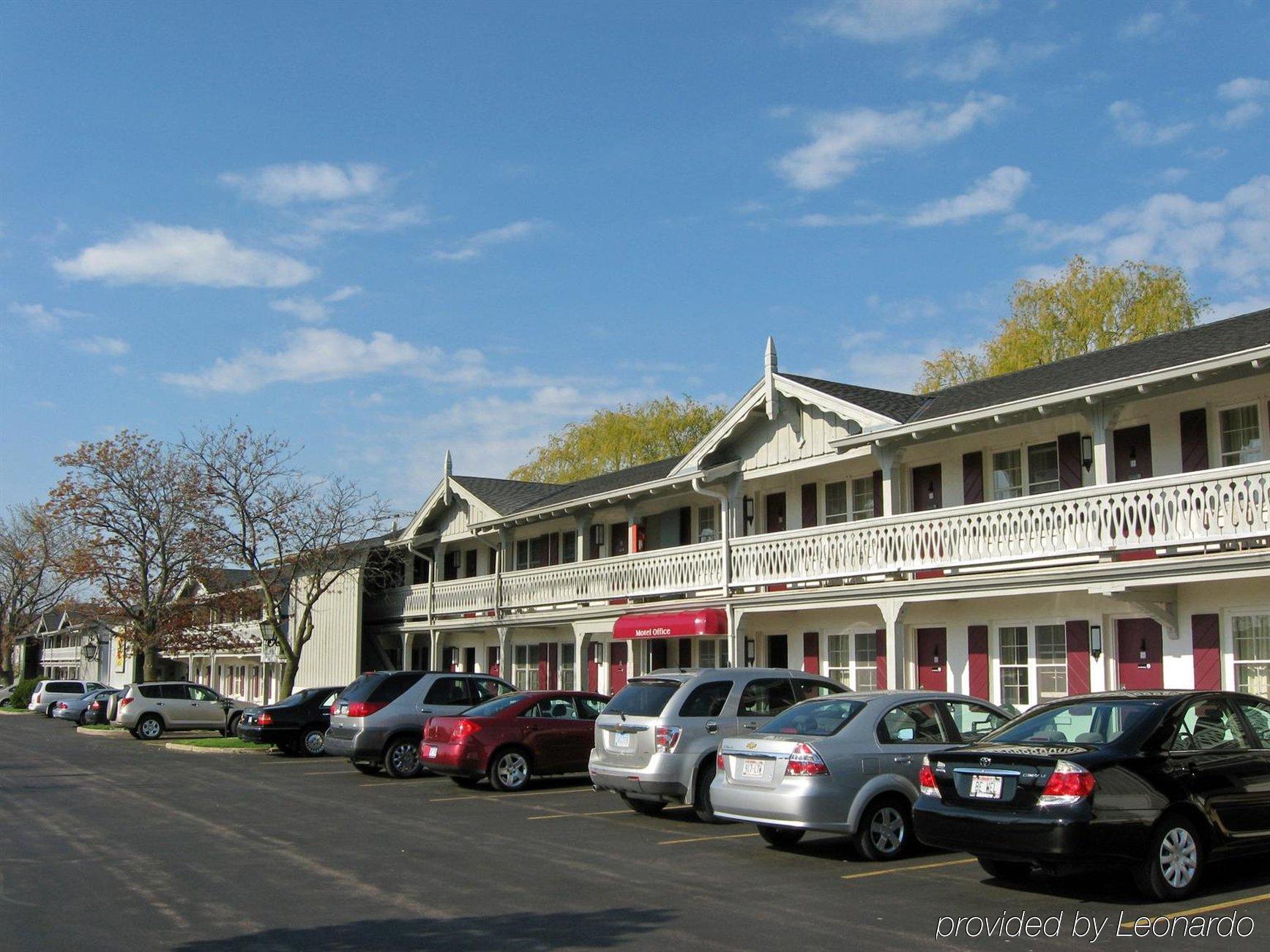 The Chalet Motel Mequon ภายนอก รูปภาพ
