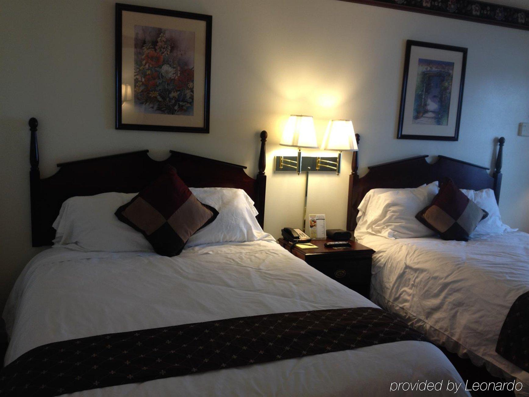 The Chalet Motel Mequon ภายนอก รูปภาพ