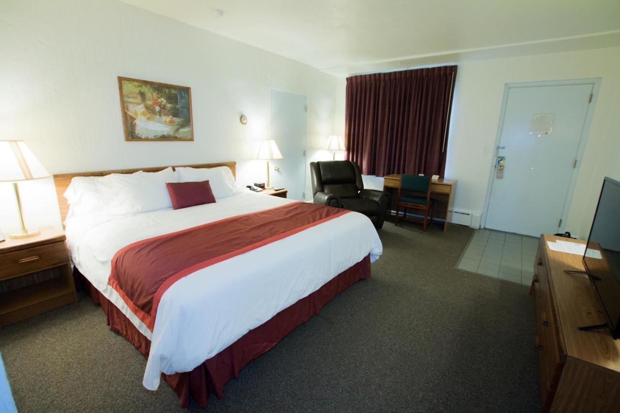 The Chalet Motel Mequon ภายนอก รูปภาพ