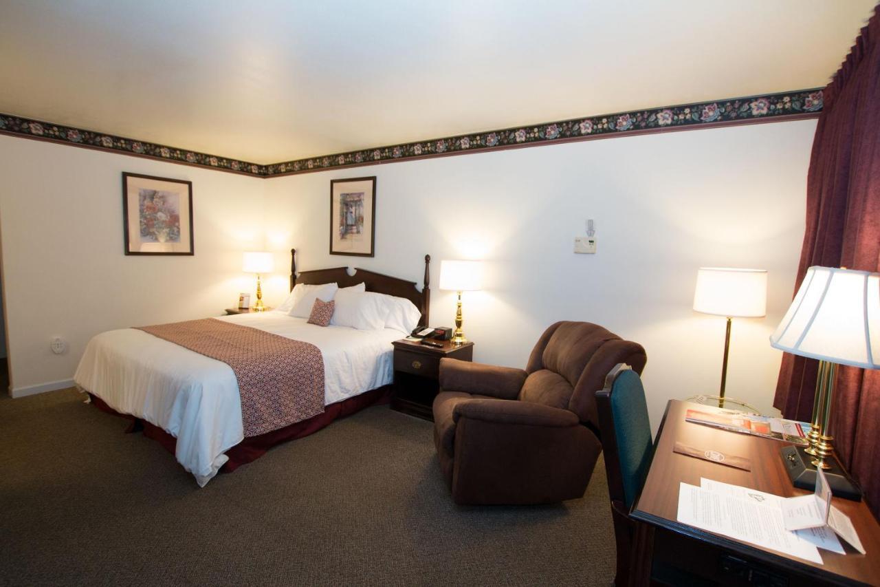 The Chalet Motel Mequon ภายนอก รูปภาพ